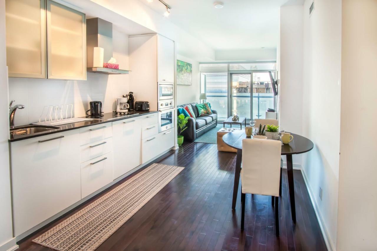 Micasa Suites - Modern Executive Condo Toronto Exterior foto